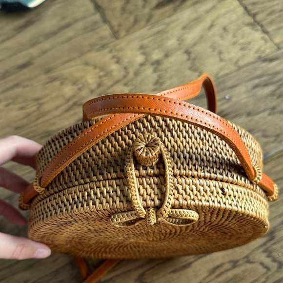 Round Woven Tan Crossbody Bag - Picture 2 of 4